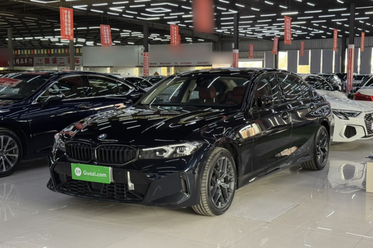 宝马3系 2025款 330Li M运动曜夜套装车身外观1