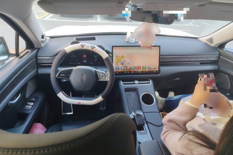 鸿蒙智行 问界M5 2022款 增程四驱旗舰版中控内饰12