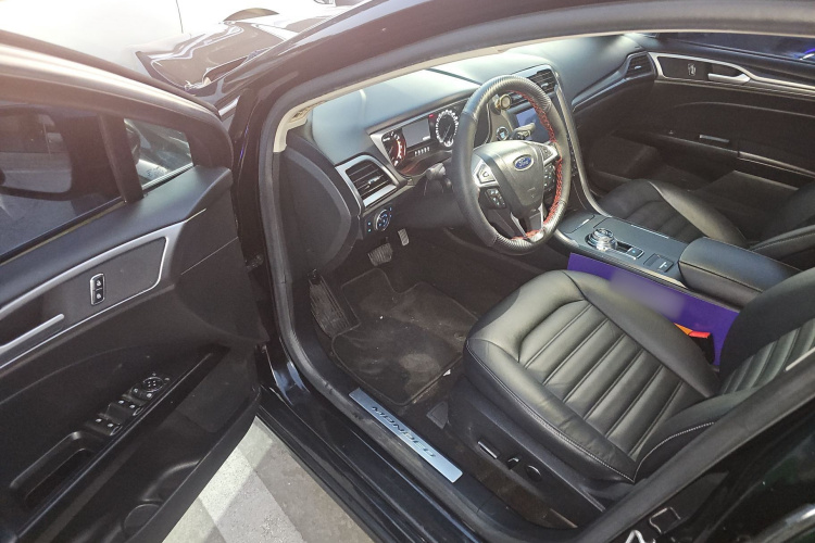 福特 蒙迪欧 2017款 EcoBoost 180 时尚型中控内饰7003