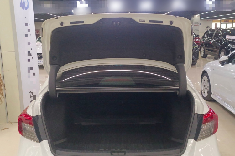 本田 思域 2023款 240TURBO CVT劲势版机舱底盘23