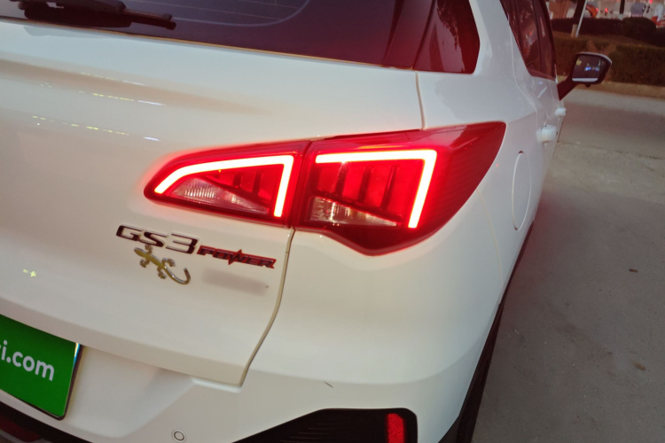 广汽传祺 传祺GS3 2022款 POWER 270T 自动劲享版车身外观9