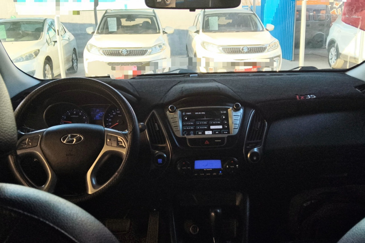 北京现代ix35 2015款 2.0L 自动两驱智能型 国V中控内饰12