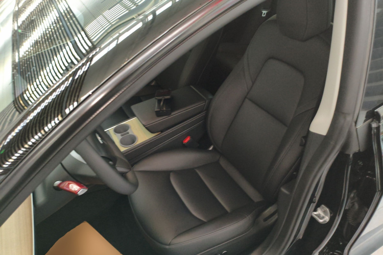 特斯拉 Model 3 2022款 后轮驱动版局部细节19