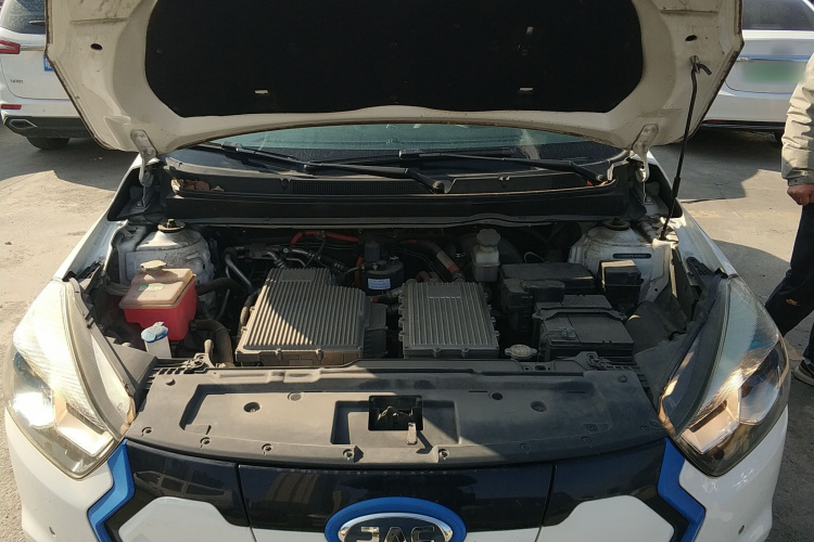 江汽集团 江淮iEV7S 2017款 智尊型机舱底盘24