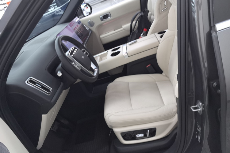 理想汽车 理想L8 2023款 Pro中控内饰19