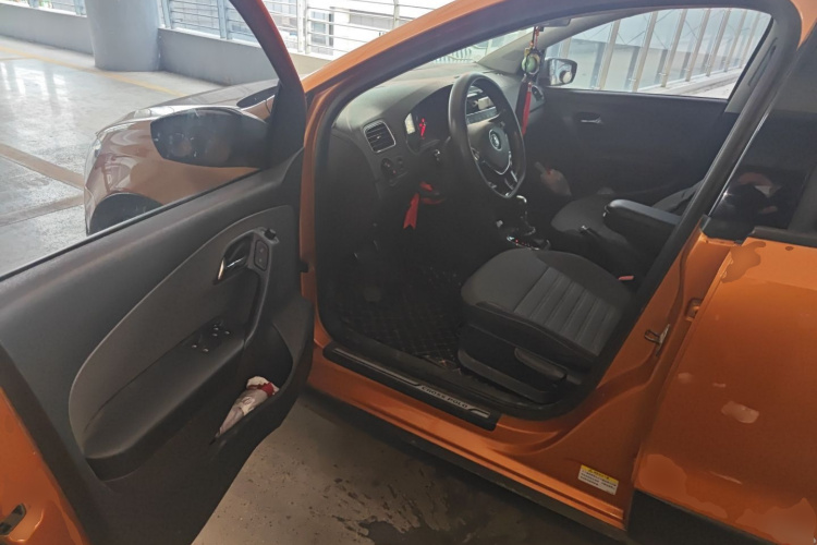 大众 2014款 1.6L Cross Polo 自动中控内饰20