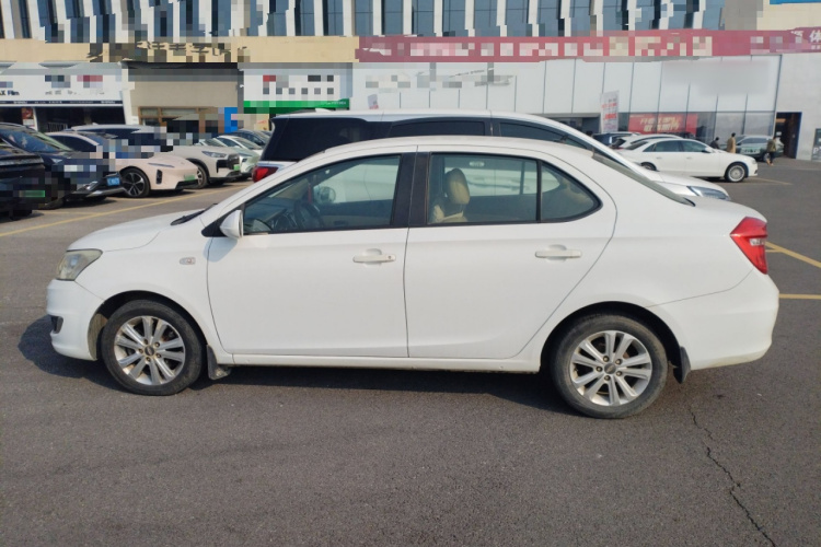 奇瑞E3 2015款 1.5L 手动智尚型车身外观4