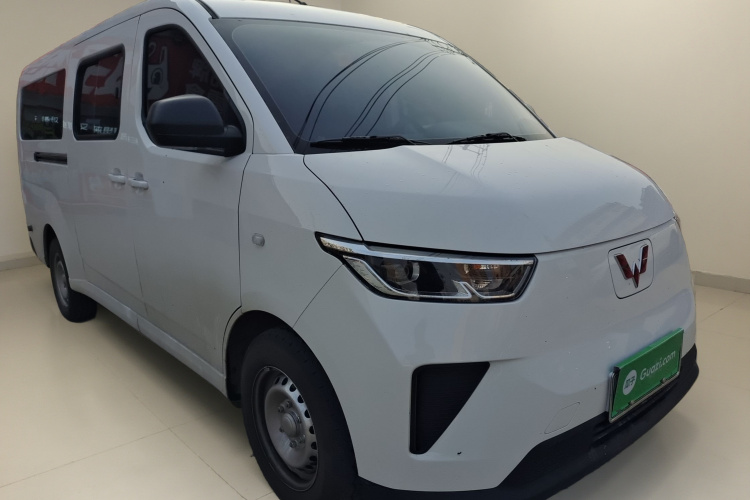 五菱汽车 五菱扬光 2025款 400km 客车版舒适型车身外观3