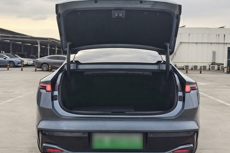 领克Z10 2024款 95kWh 806km后驱智驾Max局部细节23