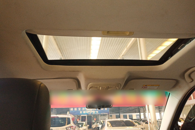 SWM斯威汽车 SWM斯威X7 2016款 1.8L 手动豪华型 7座中控内饰22