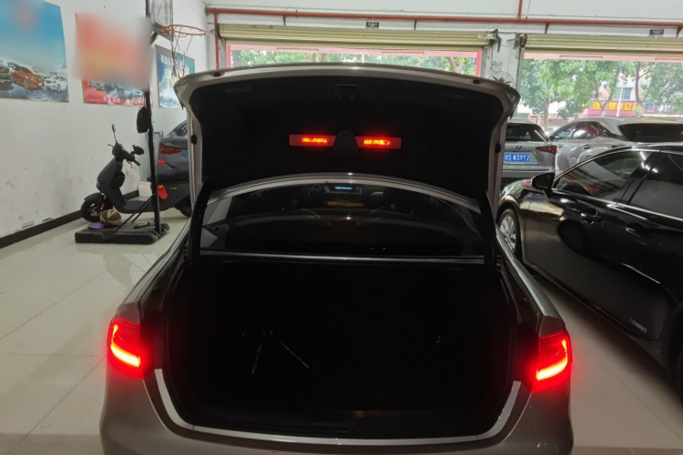 奥迪A4L 2016款 35 TFSI 典藏版 自动标准型局部细节23