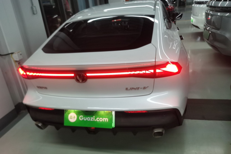 长安UNI-V 智电iDD 2023款  智电iDD 1.5T 113km智趣型（飞快版）车身外观6