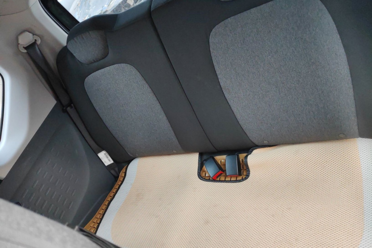 五菱汽车 宏光MINIEV 2021款 马卡龙时尚款 三元锂中控内饰21