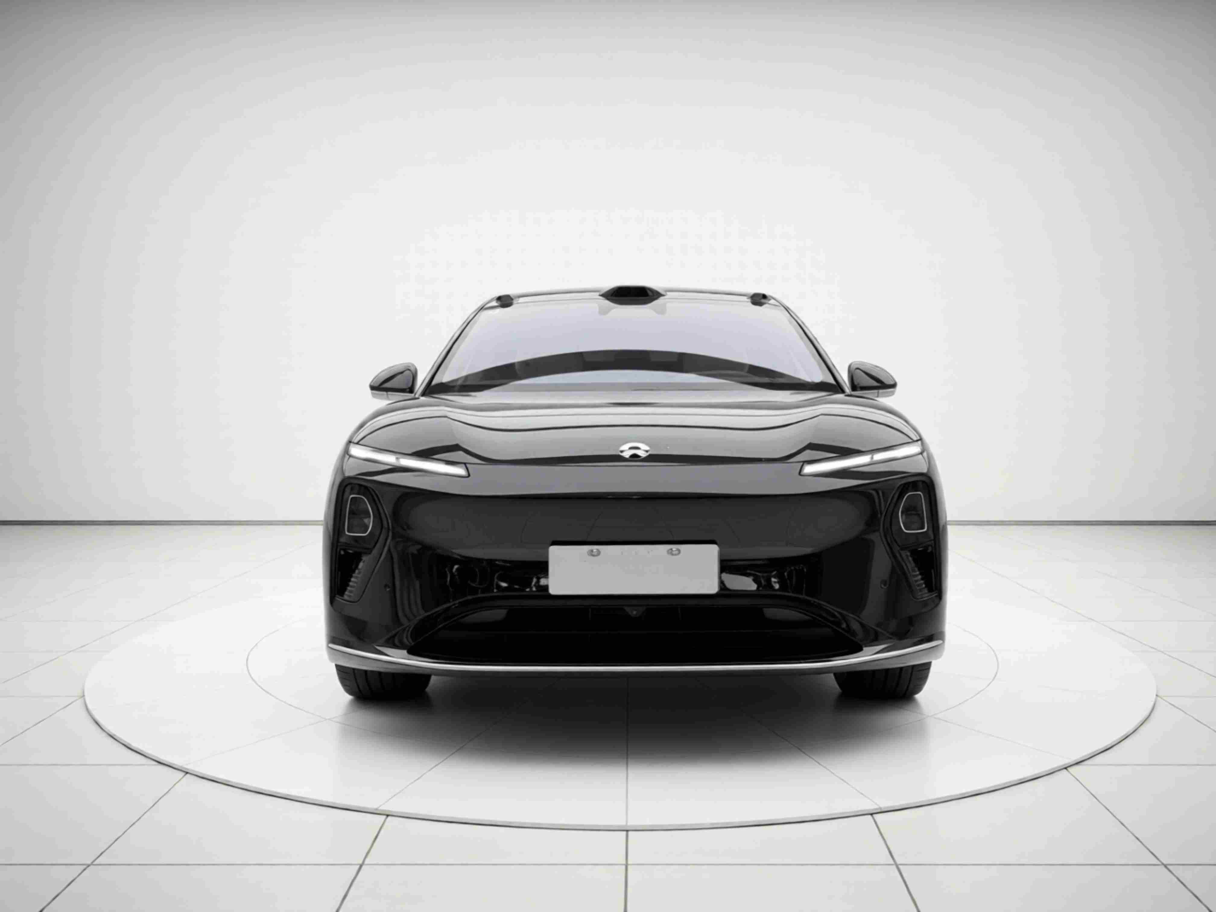 佛山二手蔚来ET9 2025款，花买Model 3的钱开百万级行政旗舰？