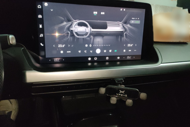 小鹏P7 2022款 586G局部细节16