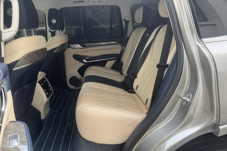 坦克500 2022款 3.0T 运动版 造境型 5座中控内饰7012