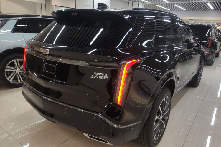 凯迪拉克XT5 2025款 2.0T 尊贵型车身外观7