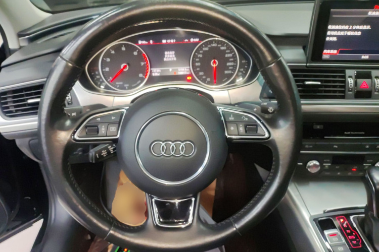 奥迪A6L 2017款 45 TFSI quattro 运动型中控内饰13