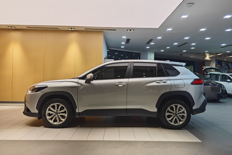 丰田 锋兰达 2023款 2.0L 智能电混双擎 领先版车身外观6001