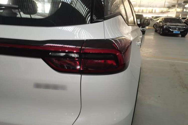 奇瑞 瑞虎7 2025款 卓越版  1.5T CVT全球版车身外观9