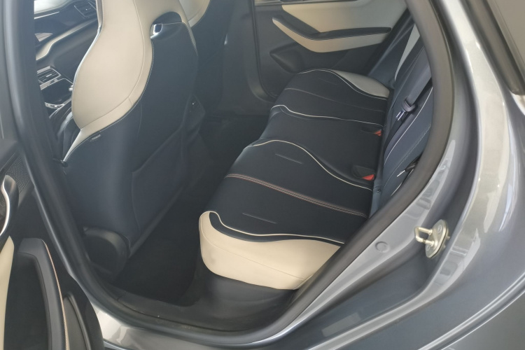 比亚迪 秦PLUS 2021款 DM-i 55KM 旗舰型中控内饰7004