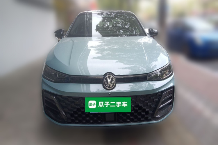 大众 帕萨特 2025款 Pro 380TSI 星空龙尊版车身外观2