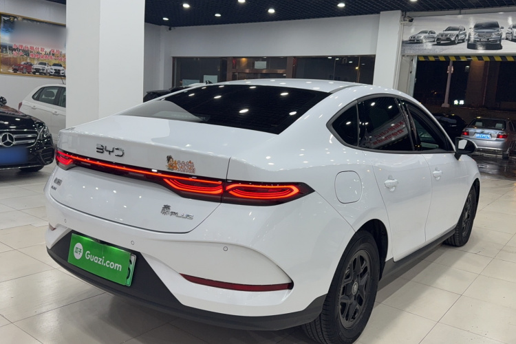 比亚迪 秦PLUS 2025款 DM-i 智驾版 55KM领先型车身外观6006