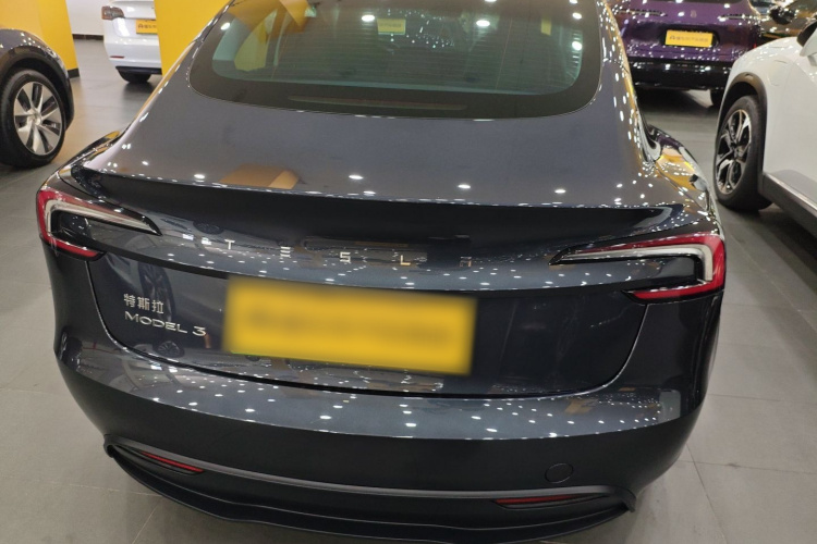 特斯拉 Model 3 2023款 后轮驱动版车身外观6