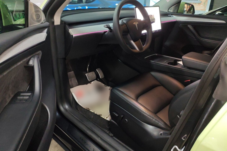 特斯拉 Model Y 2024款 后轮驱动版中控内饰20