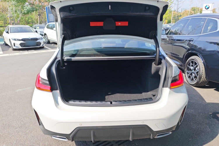 宝马3系 2024款 325i M运动套装局部细节23