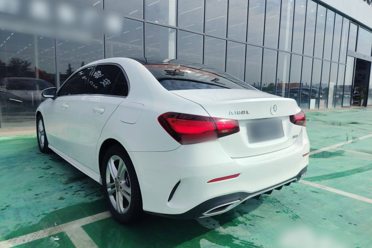 奔驰A级 2023款 A 180 L车身外观6006