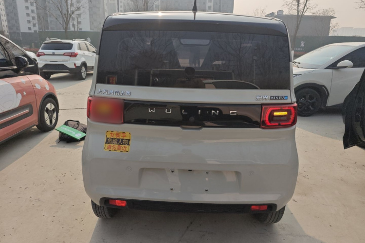 五菱汽车 宏光MINIEV 2021款 马卡龙臻享款 磷酸铁锂车身外观6