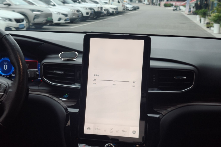 福特 探险者 2020款 EcoBoost 285 四驱钛金版 6座局部细节16