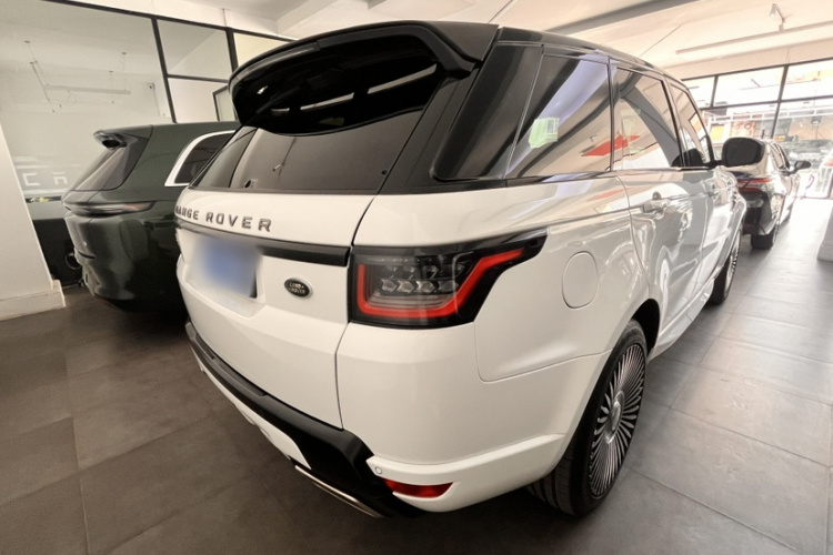 路虎 揽胜运动版 2019款 3.0 L6 HSE DYNAMIC车身外观6004