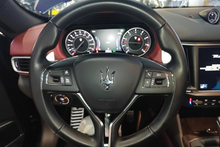 玛莎拉蒂 Levante 2021款 3.0T 标准版中控内饰13