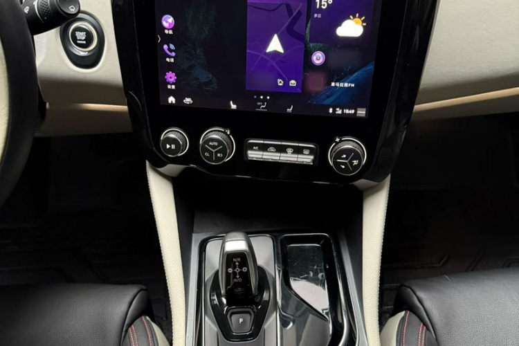 领克02 2019款 1.5T DCT两驱耀Pro版 国VI中控内饰7005