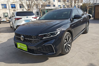 大众 帕萨特 2022款 330TSI 星空豪华版