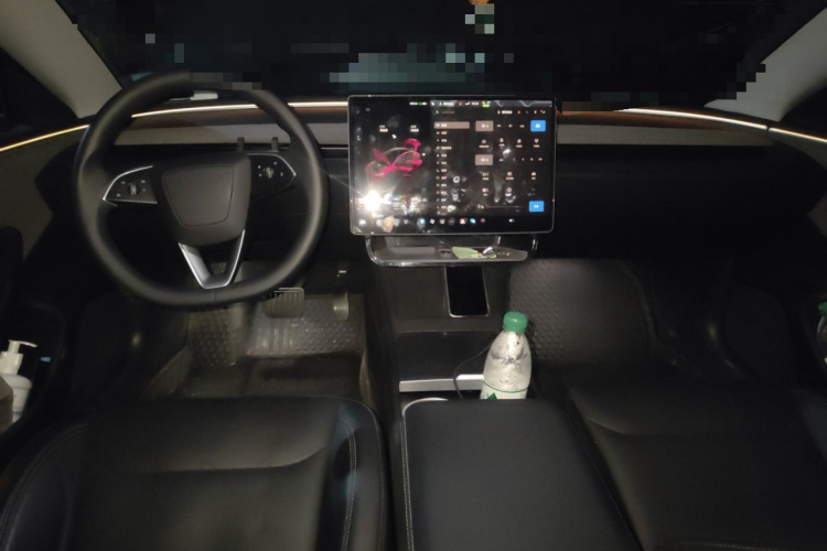 特斯拉 Model 3 2023款 后轮驱动版中控内饰12