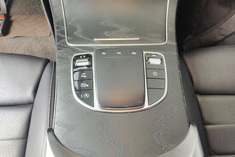 奔驰C级(进口) 2021款 C 200 轿跑车局部细节18