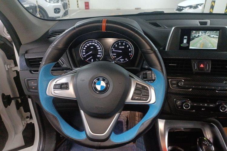 宝马X1 2019款 sDrive20Li 领先型中控内饰13