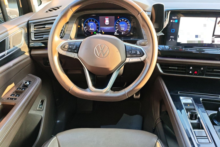 大众 威然 2022款 380TSI 尊贵版中控内饰13