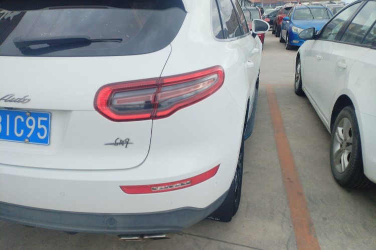 众泰SR9 2017款 2.0T 自动极致之梦版车身外观9