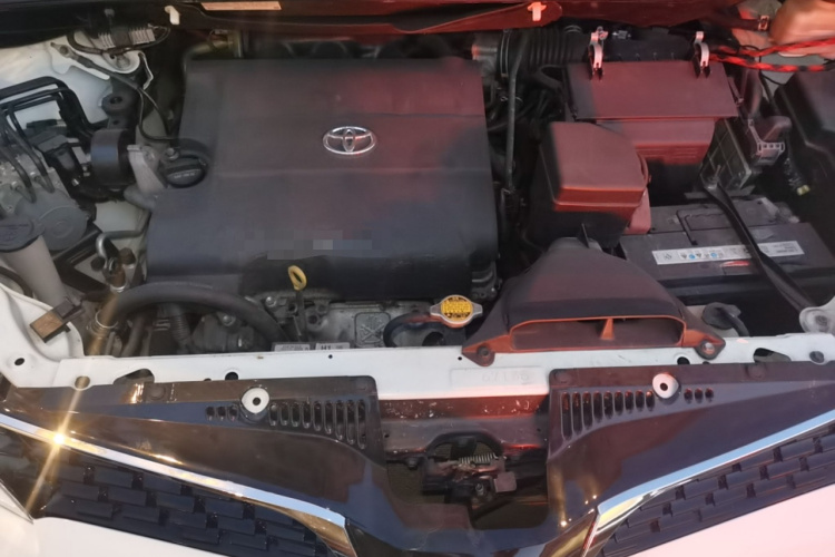 丰田 SIENNA 2015款 3.5L 四驱L局部细节24