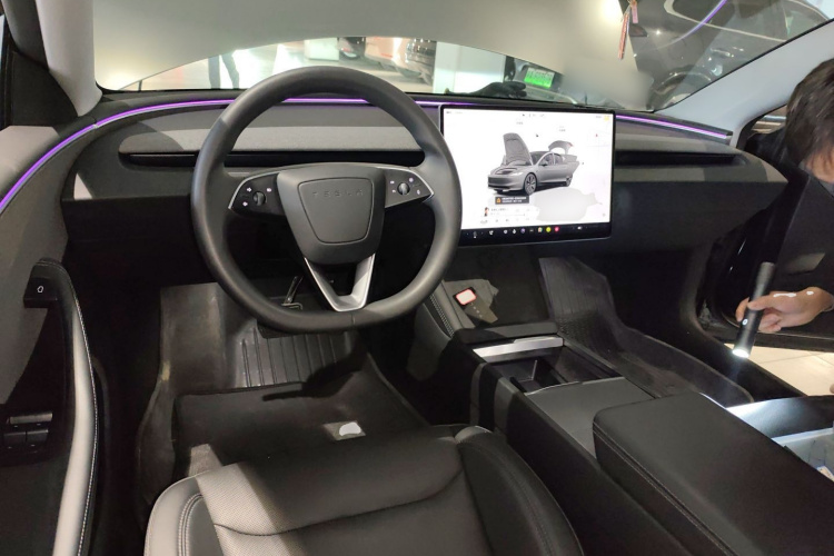特斯拉 Model 3 2023款 后轮驱动版中控内饰12