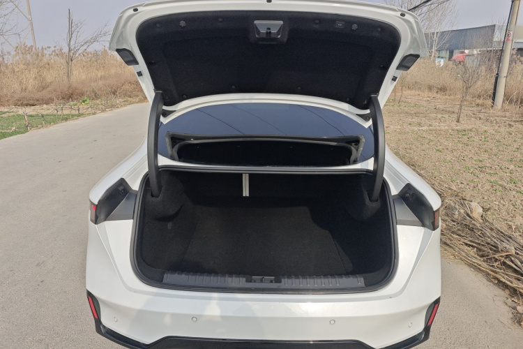 领克07 2024款 EM-P 126长续航 Ultra机舱底盘23