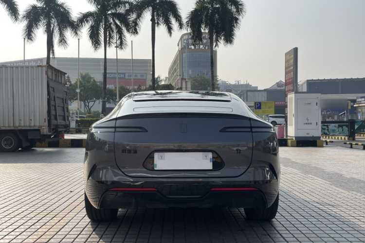 阿维塔12 2024款 700 三激光后驱奢享版车身外观6006