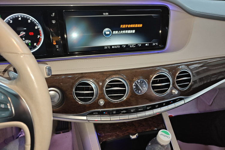 奔驰S级 2014款 S 320 L 商务型局部细节16