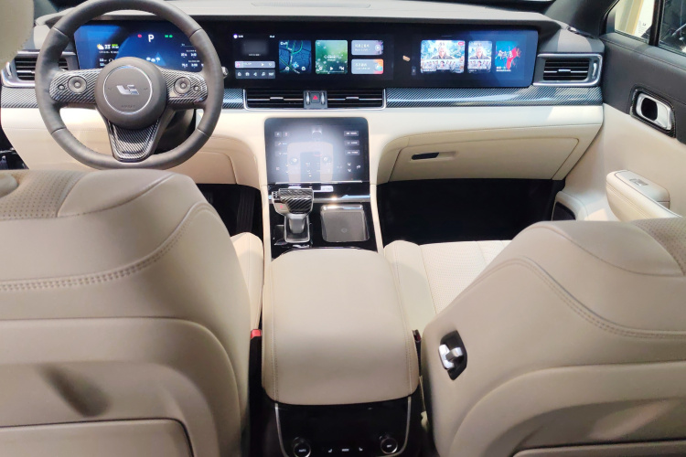 理想汽车 理想ONE 2020款 增程6座版中控内饰7002