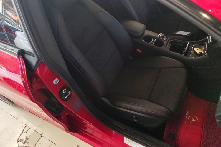 奔驰CLA 2018款 CLA 220 4MATIC局部细节41