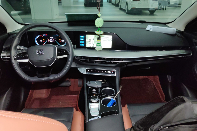 长安 逸动 2024款 PLUS 蓝鲸NE 1.4T GDI DCT高能版中控内饰7002